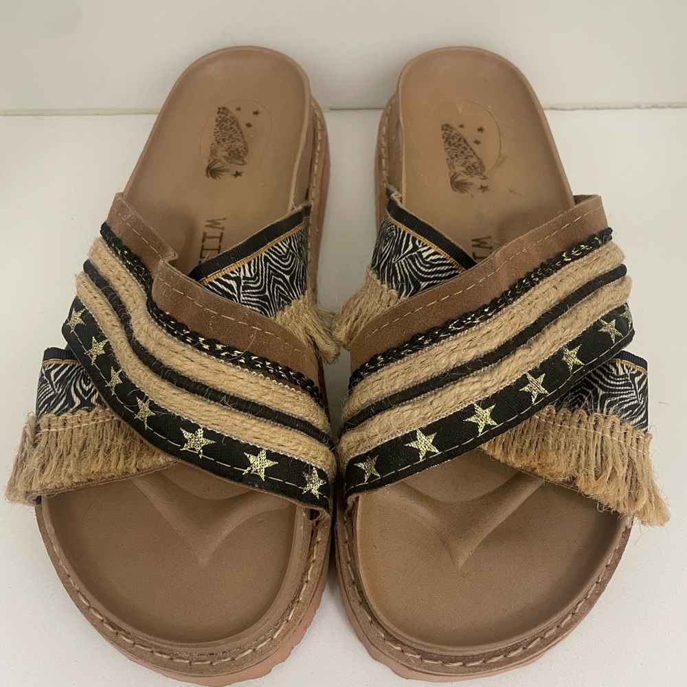 Super cute women’s sandals